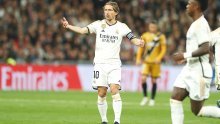 Modrić odlazi u siječnju, a poznata su i dva rivala koja se otimaju za našeg kapetana