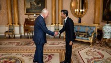 Britanski kralj i premijer Sunak vodit će komemorativne službe nakon prosvjeda