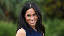 Meghan Markle upozorila kralja Charlesa na rasizam u visokom društvu, tvrdi nova knjiga