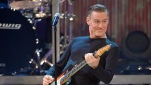 Bryan Adams objasnio pravo značenje svog hita 'Summer Of '69' - i ne, nema nikakve veze s godinom