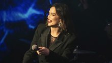 Severina u kombinaciji stvorenoj za privlačenje pogleda