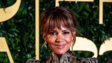 Svi se slažu da je ovo najizazovniji look Halle Berry: Je li zbilja tako izašla van?