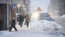 Ekstremno niske temperature u Finskoj lede kipuću vodu u zraku