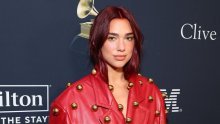 To se zove wow efekt: Dua Lipa zablistala u kaputu koji nije za svakoga