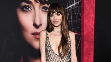 'Gole' haljine njezina su modna slabost: Dakota Johnson ponovno je bila magnet za poglede