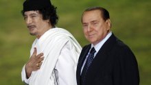 Berlusconi: Gadafi još može pobijediti!