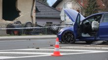 Teška nesreća: Nakon sudara, auto odletio u kuću i prevrnuo se na krov