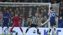 U Engleskoj je Chelsea nadigrao Newcastle, a u Italiji Udinese slavio u Rimu