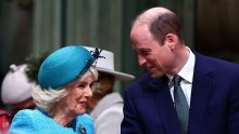 Jedino se princ William nije naklonio kraljici Camilli, poznato je i zašto