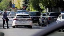 Automobil odbačen na prugu: Dvoje ozlijeđenih, ZET preusmjerio tramvaje