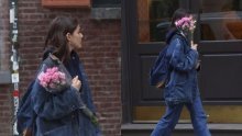 Suri Cruise prošetala s cvijećem: Sigurno nije od Toma, on cvijeće kupuje drugima