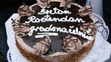 Torta i tablete za pamćenje gradonačelniku za rođendan