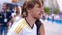 U Madridu pukla petarda, Luka Modrić prikovan za klupu