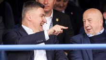 Milanović se odlično zabavlja na tribinama u društvu Vlatke Peras i Velimira Zajeca