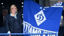 Kolinda Grabar Kitarović na Maksimiru, ali sa zastavom drugog Dinama: Zašto?