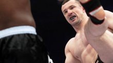 Cro Cop brutalno nokautirao Ishiija u drugoj rundi!