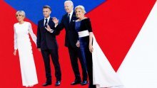 Modni dvoboj prvih dama: Jill Biden u baršunu parirala bijeloj eleganciji Brigitte Macron