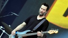 Keanu Reeves u akciji: Sa svojim bendom Dogstar nastupio na poznatom festivalu