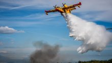 Veliki požar buknuo kod Trogira, gasilo ga 60 vatrogasaca s 22 vozila