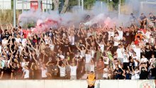 Pogledajte kako je Torcida na današnjem treningu dočekala igrače Hajduka