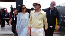 Brad Pitt i Ines de Ramon više ne skrivaju ljubav; stigli držeći se za ruke na utrku Formule 1