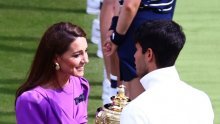 Povijest se ponavlja: Kate Middleton uručila pehar pobjedniku Wimbledona