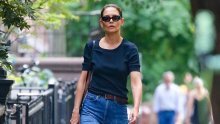 Ovo su hit traperice za jesen: Katie Holmes fura model koji stanjuje struk i noge čini duljima