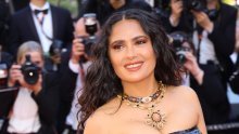 Opet je 'užarila' Instagram: Salma Hayek otvorila kolovoz u bikini izdanju