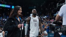 Evo što je LeBron rekao suigračima na poluvremenu dok su gubili od Srbije