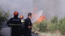 Požari i dalje haraju Dalmacijom, borba sa stihijom trajala cijelu noć