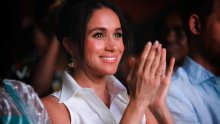 Meghan Markle zablistala u košuljici brenda Mango čija će vas cijena oduševiti