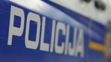 Provalio u medomat i odnio novac, traži ga policija