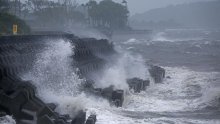 Tajfun Shanshan stigao do Japana: Deseci ozlijeđenih, milijuni pred evakuacijom