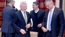 Milanović i Karamarko se našli na 'drvenom željezu', što to znači?