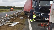 Strašna nesreća na A3: U sudaru automobila, kombija i kamiona poginula jedna osoba