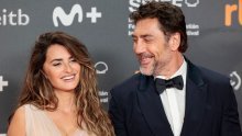 Ljubav na crvenom tepihu: Penelope Cruz u prelijepoj haljini mamila je supruga kao prvog dana