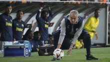 Mourinho je zaradio najbizarniji žuti karton karijere; za sve je kriv Edin Džeko