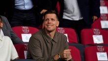 Szczesny se vratio iz mirovine da bi pomogao Barceloni koja je ostala bez golmana