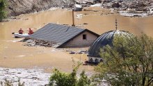 U poplavama u BiH poginula najmanje 21 osoba, brojni su nestali