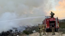 Na Karepovcu i dalje gori: Gusti dim se širi, zapalila se velika količina otpada