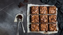 Čokolada i kesten tako se vole, a ovaj brownie savršeno je hrskav izvana i sočan iznutra