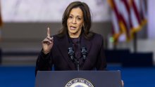 Kamala Harris emotivnim govorom priznala poraz: Ne odustajte od borbe!