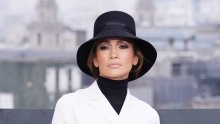 Jennifer Lopez oduševila u Dioru: Stilski hommage starom Hollywoodu