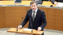 Erjavec traži da Bruxelles priprijeti Hrvatskoj sankcijama