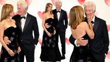 Ne može joj odoljeti: Richard Gere nije skidao pogled s prekrasne Alejandre