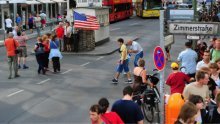 Checkpoint Charlie postaje McDonadl's