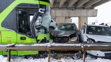 Lančani sudar na A1: Autobus naletio na dva auta, a onda još trojica na njih