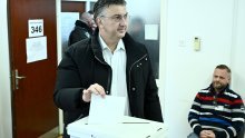 GONG: Zašto je zbog Plenkovića biračko mjesto premješteno na prvi kat?