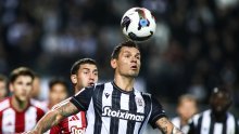 VIDEO! Dejan Lovren s terena iznesen na nosilima i odmah prevezen u bolnicu