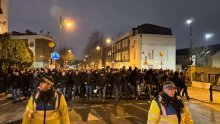 Pogledajte kako se pjesma BBB-a orila na putu do stadiona Arsenala